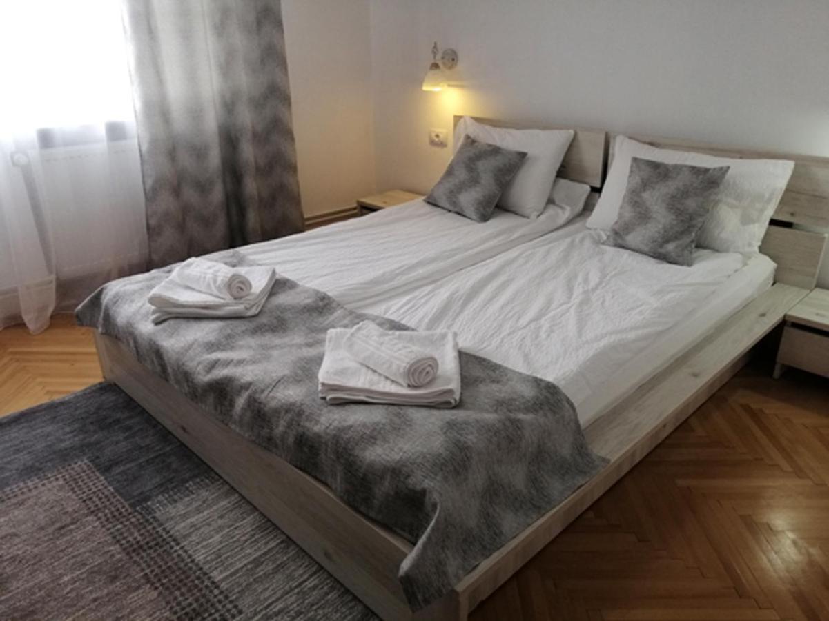 Hotel Check-In Kaya à Sibiu Extérieur photo
