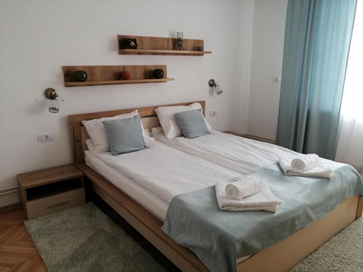 Hotel Check-In Kaya à Sibiu Extérieur photo